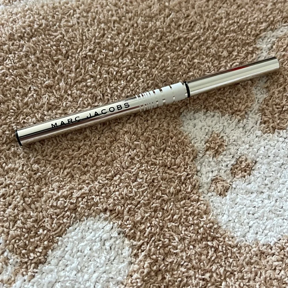 Marc Jacobs 10 (Big)Eyes! Fineliner